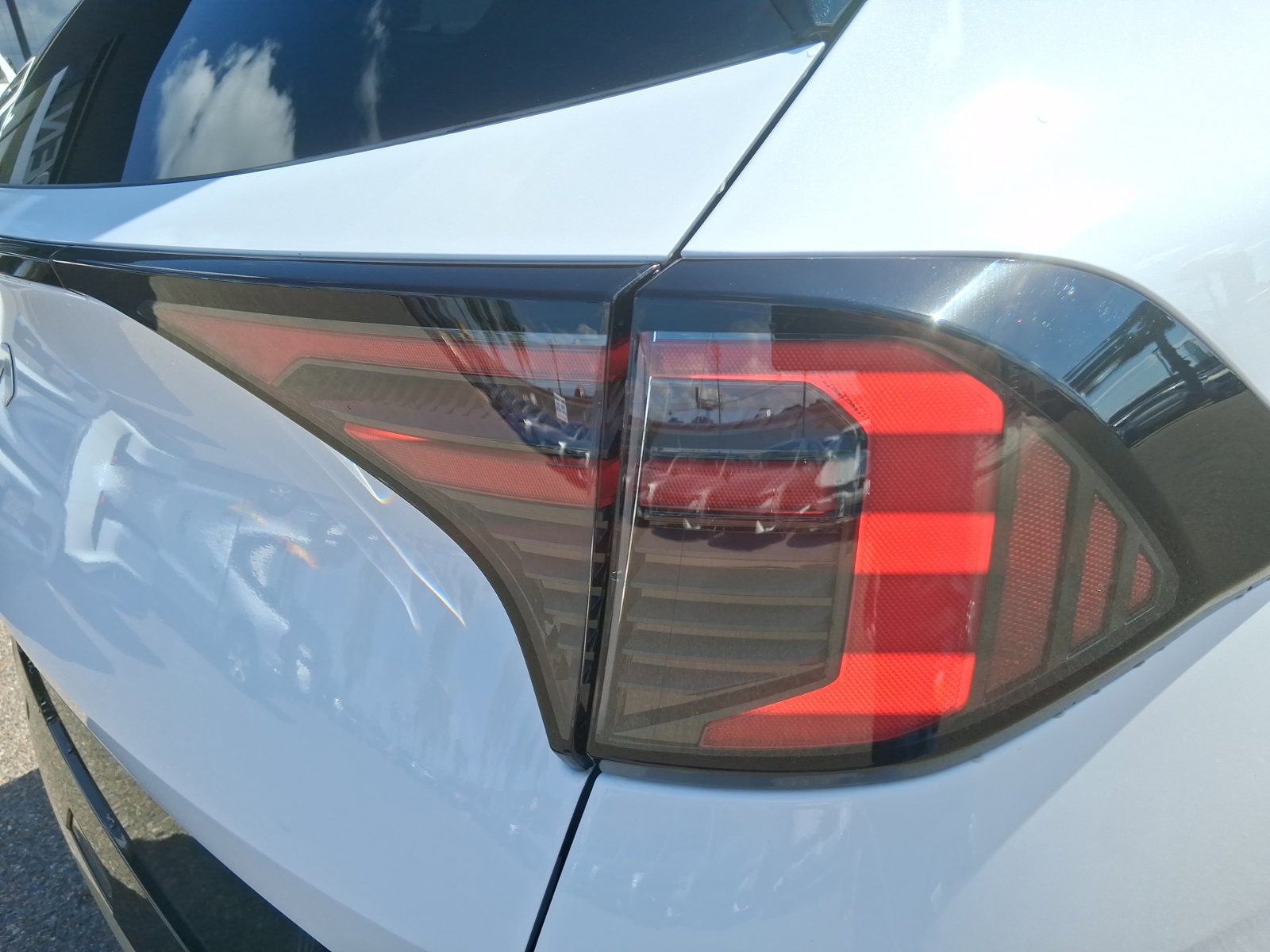 New 2026 Kia Sportage SX FWD image 9