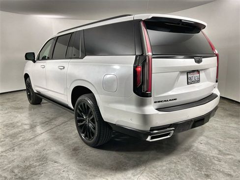 Used 2024 Cadillac Escalade ESV Premium Luxury w/ Performance Package image 6