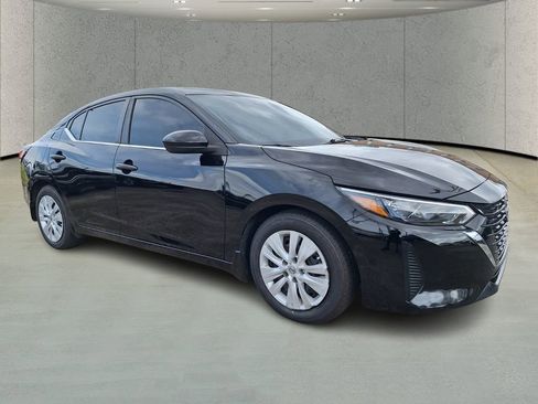 Used 2024 Nissan Sentra S FWD image 3