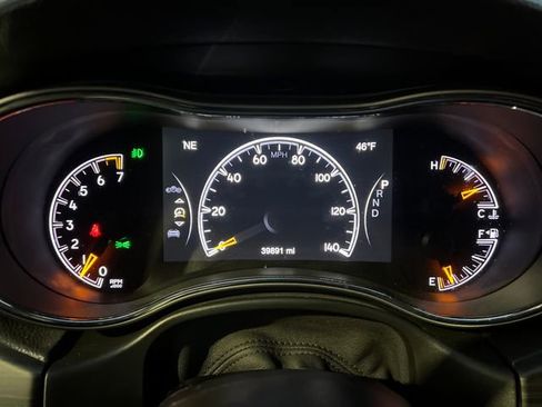 Used 2021 Jeep Grand Cherokee Laredo image 19