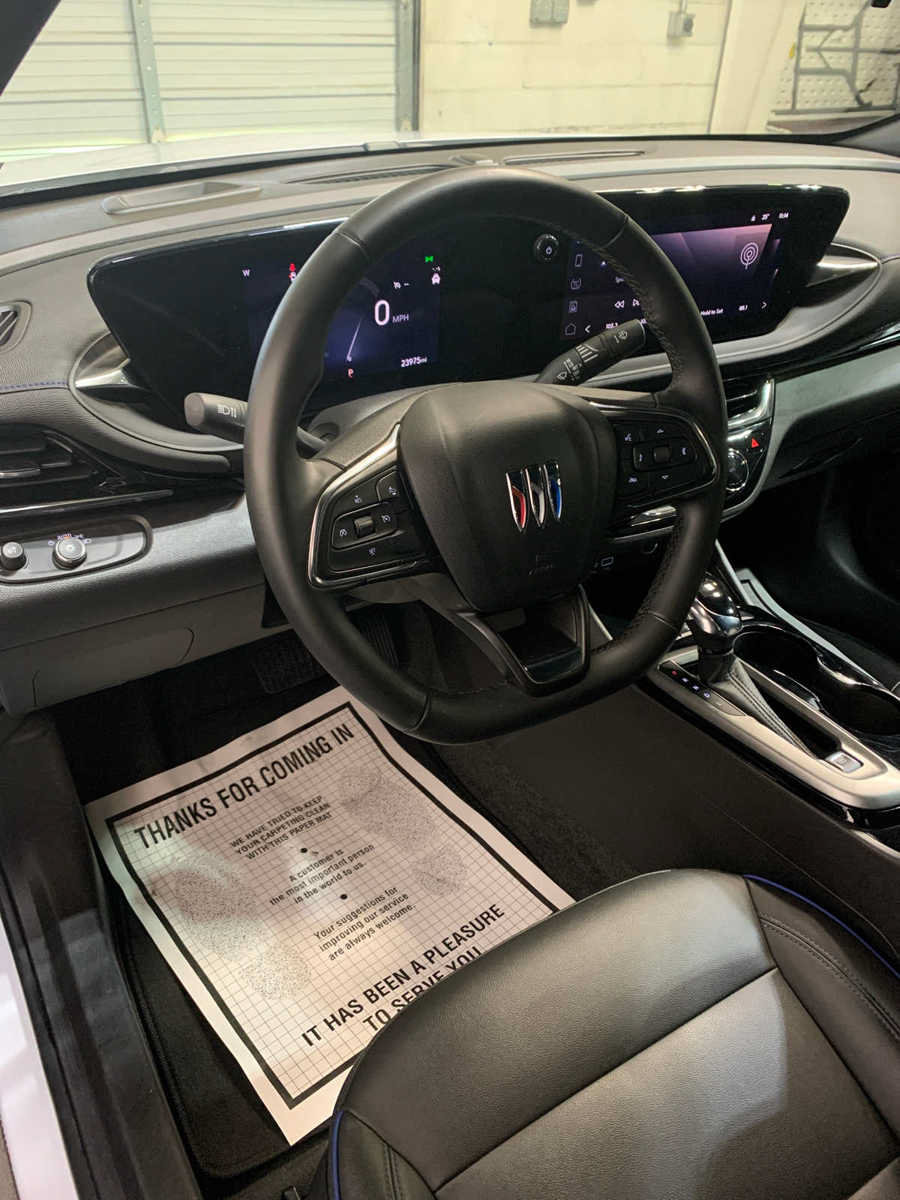 Used 2025 Buick Envista Sport Touring FWD image 9