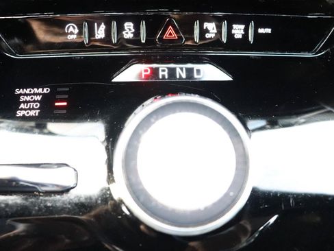 Used 2024 Jeep Wagoneer Series II AWD/4WD image 47