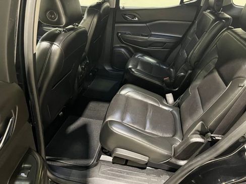 Used 2019 GMC Acadia SLT image 20