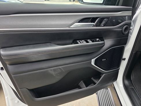 New 2026 Jeep Grand Wagoneer Limited w/ Premium Group II image 8