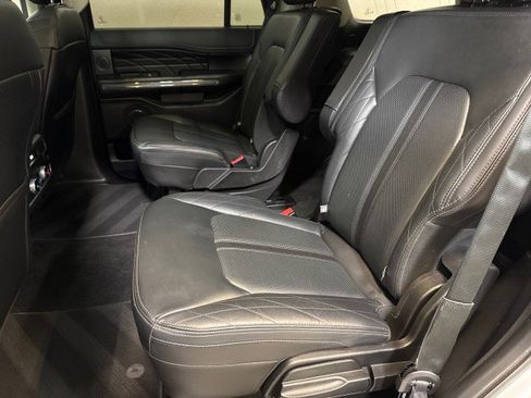 Used 2018 Ford Expedition Platinum image 42