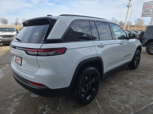 New 2026 Jeep Grand Cherokee Limited w/ Limited Altitude Package AWD/4WD image 11