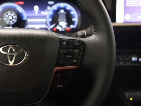 Used 2023 Toyota Crown Platinum image 25