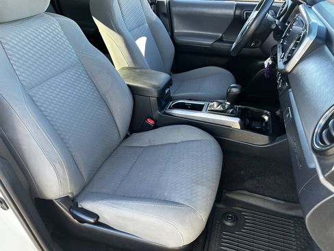 Used 2020 Toyota Tacoma SR5 w/ Technology Package image 9