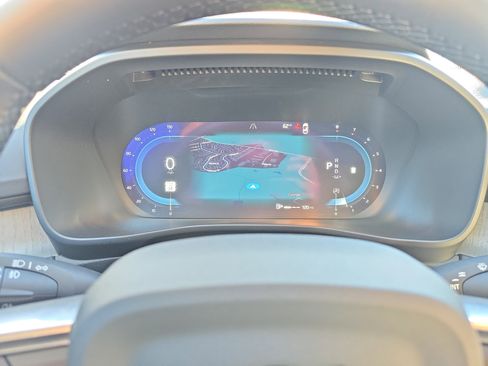 Used 2023 Volvo XC40 B5 Ultimate w/ Protection Package Premier image 21