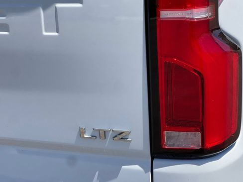 Used 2024 Chevrolet Silverado 2500 LTZ AWD/4WD image 25