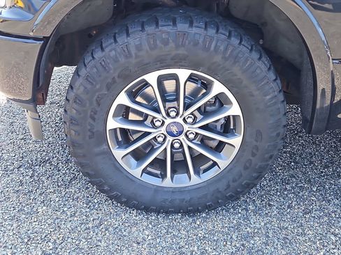 Used 2019 Ford F150 Lariat AWD/4WD image 7