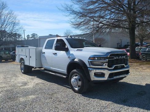 New 2026 RAM 5500 Tradesman w/ Chrome Appearance Group image 7
