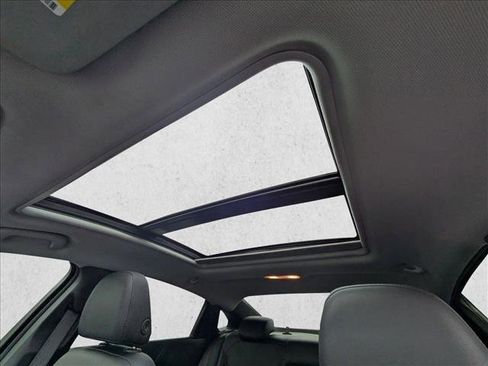 Used 2022 Chevrolet Malibu Premier image 14