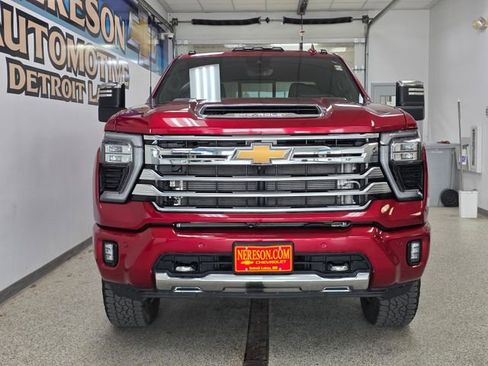 Used 2025 Chevrolet Silverado 2500 High Country w/ High Country Premium Package AWD/4WD image 2
