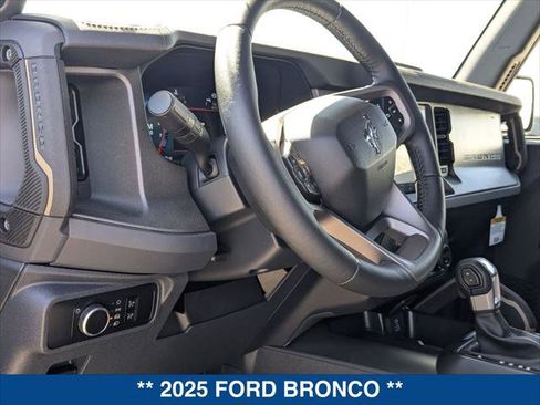 New 2025 Ford Bronco Badlands w/ Sasquatch Package AWD/4WD image 11
