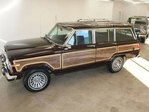 Used 1989 Jeep Grand Wagoneer image 32