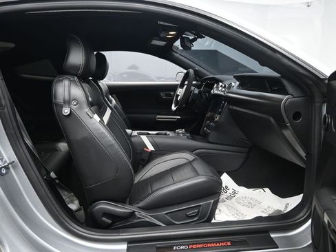 Used 2022 Ford Mustang Shelby GT500 w/ Technology Package image 30