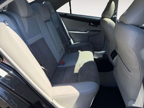 Used 2012 Toyota Camry XLE w/ Leather Pkg FWD image 23