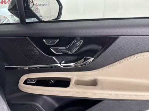 New 2026 Lincoln Corsair Premiere image 22