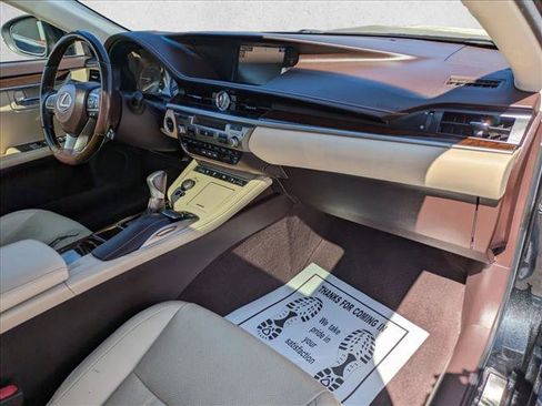 Used 2016 Lexus ES 300h image 23