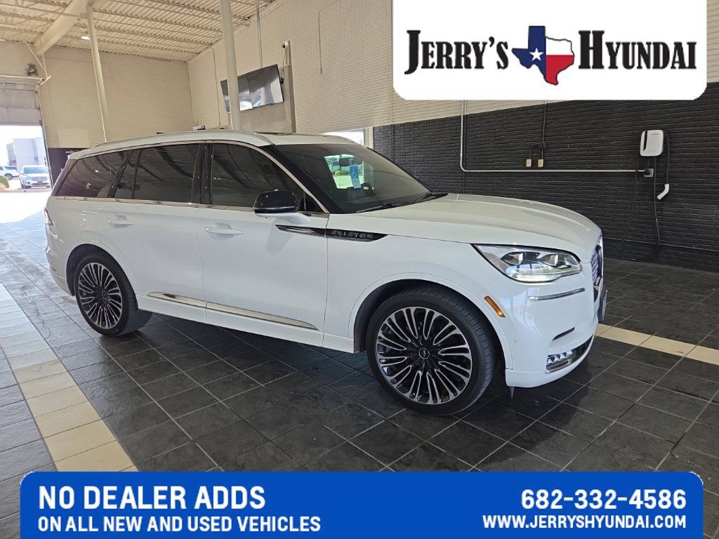 Used 2023 Lincoln Aviator Black Label w/ Dynamic Handling Package AWD/4WD image 2
