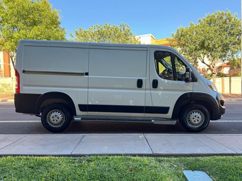 Used 2025 RAM ProMaster 2500 w/ U-Haul Equipment Group FWD image 6