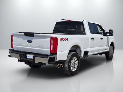 Used 2024 Ford F250 XLT w/ FX4 Off-Road Package AWD/4WD image 4