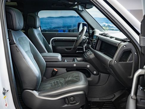 Used 2022 Land Rover Defender 90 V8 image 21