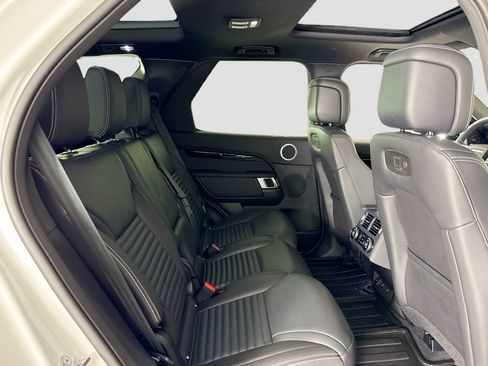 Used 2025 Land Rover Discovery S AWD/4WD image 15