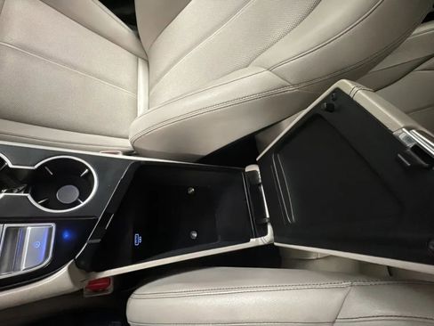 Used 2020 Genesis G70 2.0T RWD image 16