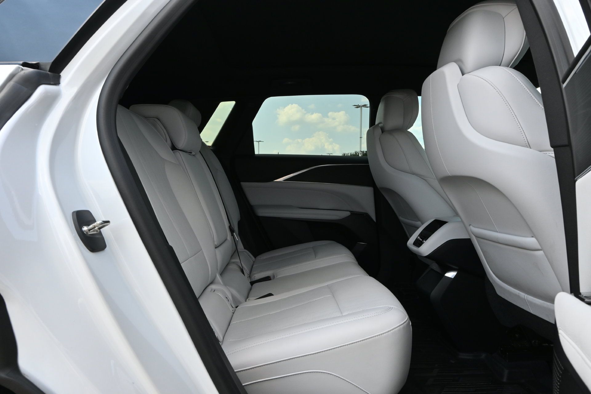 Certified 2024 Cadillac Lyriq Luxury w/ LPO, Floor Liner Package RWD image 21