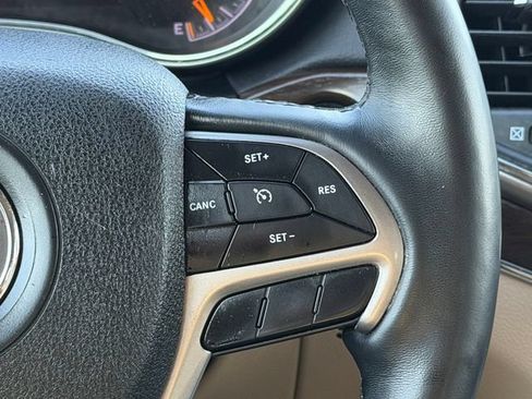 Used 2018 Jeep Grand Cherokee Limited AWD/4WD image 29
