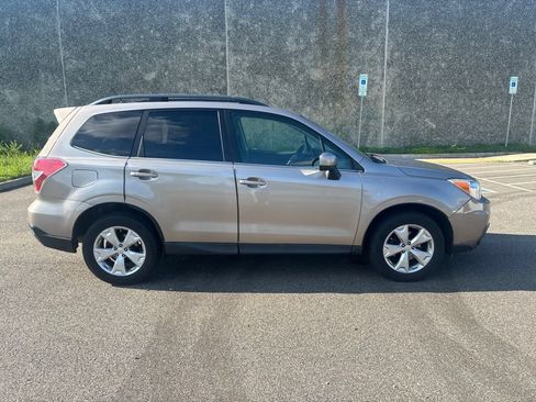Used 2014 Subaru Forester 2.5i Limited w/ Popular Package #2 AWD/4WD image 8
