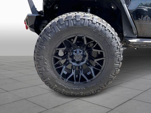 Used 2020 Jeep Gladiator Sport w/ Quick Order Package 24S image 10