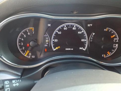 Used 2019 Jeep Grand Cherokee Altitude image 24