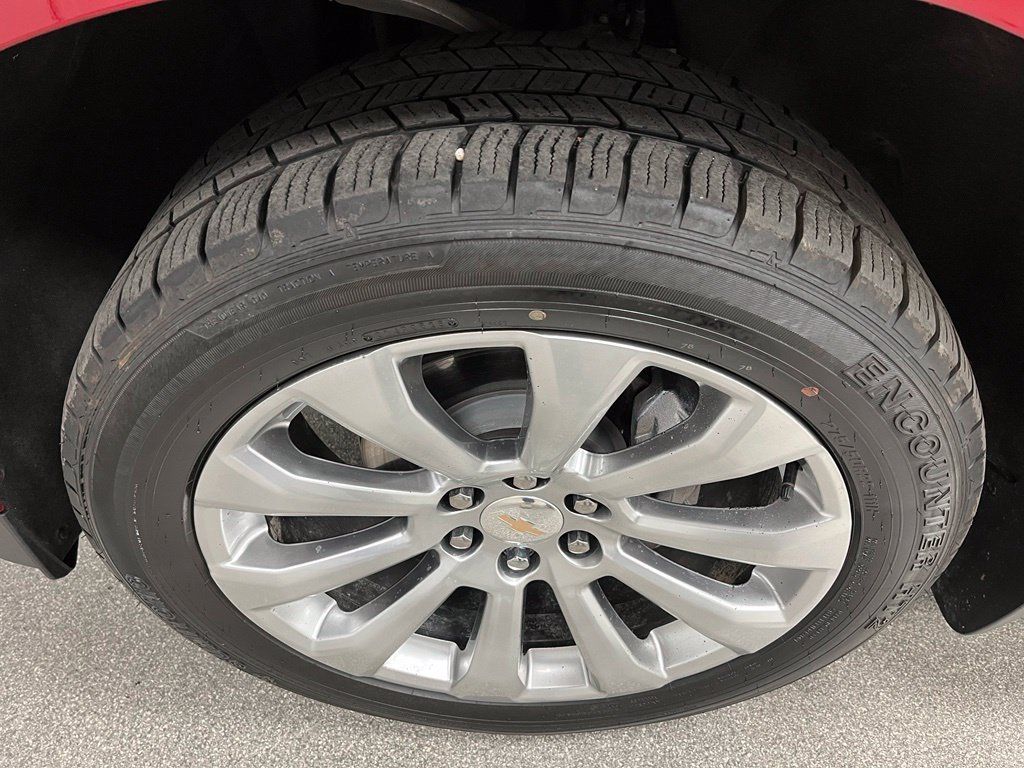 Used 2025 Chevrolet Suburban Premier AWD/4WD image 15