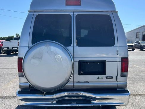 Used 2010 Ford E-150 and Econoline 150 RWD image 6