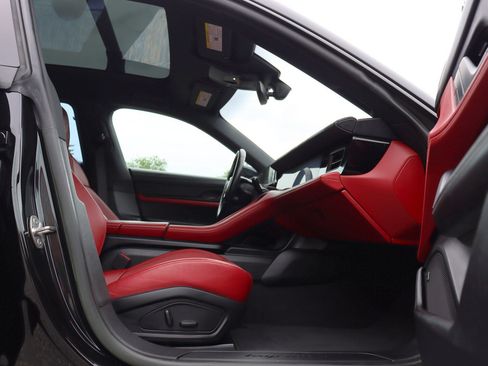 Used 2023 Porsche Taycan 4 Cross Turismo w/ Sport Chrono Package AWD/4WD image 19
