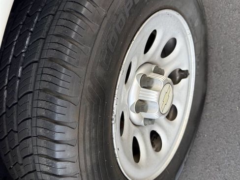 Used 2012 Chevrolet Express 1500 RWD image 11