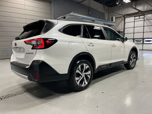 Used 2022 Subaru Outback Limited AWD/4WD image 9