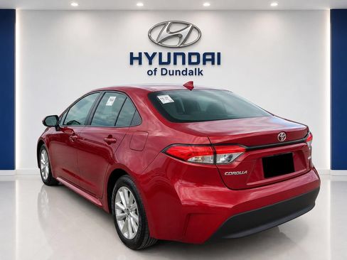 Used 2023 Toyota Corolla LE w/ LE Convenience Package FWD image 2
