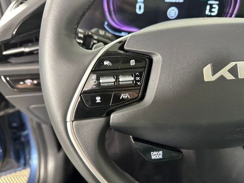 Used 2023 Kia Niro SX Touring image 15