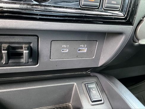 Used 2021 Nissan Titan PRO-4X w/ Pro-4x Convenience Package AWD/4WD image 17