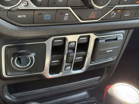 Certified 2025 Jeep Wrangler Unlimited Sport S 4xe w/ Convenience Group AWD/4WD image 30