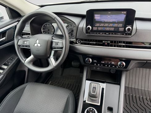 Used 2022 Mitsubishi Outlander ES AWD/4WD image 14