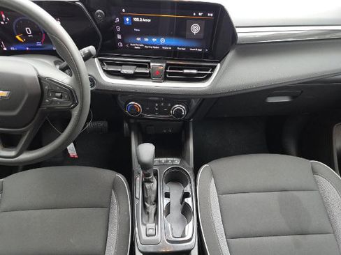 Used 2025 Chevrolet TrailBlazer LT FWD image 6