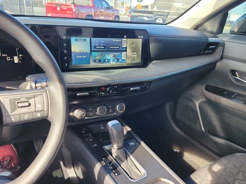 Certified 2025 Nissan Kicks SV w/ SV Premium Package image 26