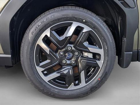Used 2025 Subaru Forester Limited image 10