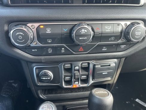 New 2026 Jeep Gladiator Sport image 22