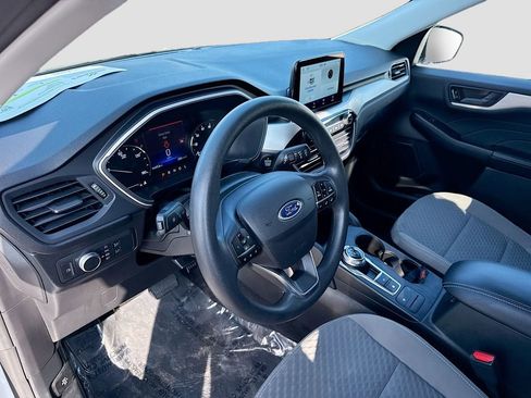 Used 2022 Ford Escape SE image 5
